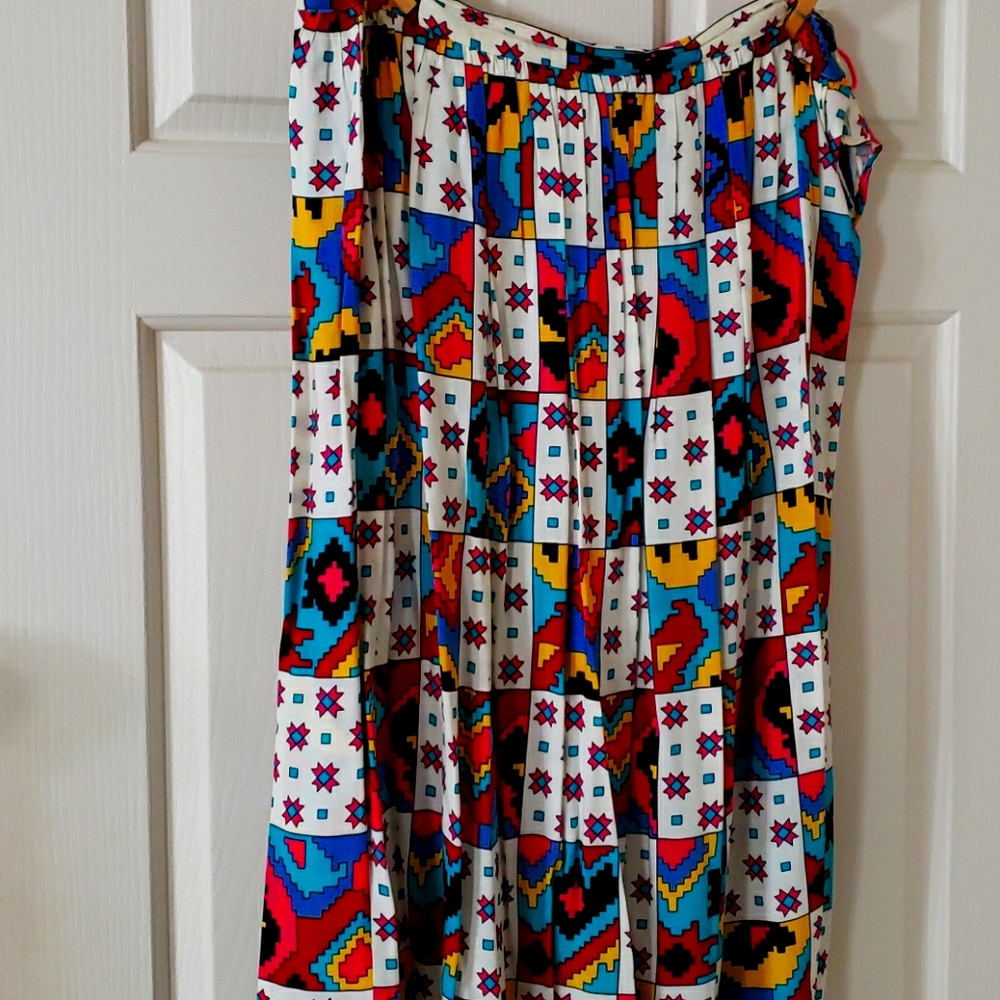 Chaus ladies multi colored skirt